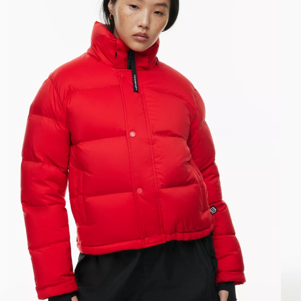 Basically new Aritzia Super Puff Shorty